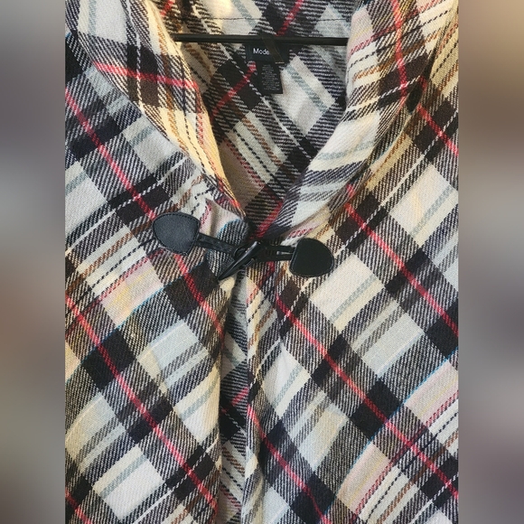 Modena NYC plaid knit soft fringe Shawl/Cape/poncho Women’s One Size NWOT - Picture 2 of 6